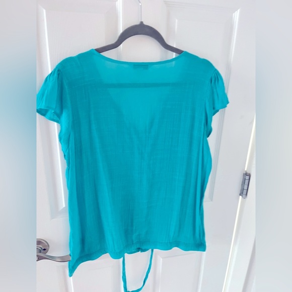 Cute summer top - Picture 2 of 2